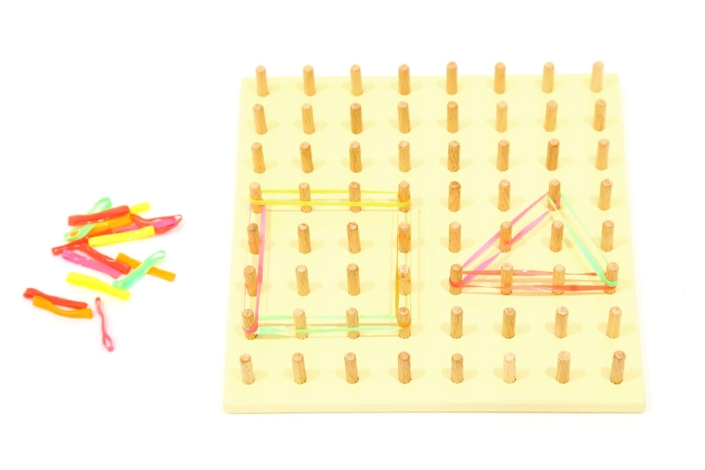 0811-1 กระดานตะปู